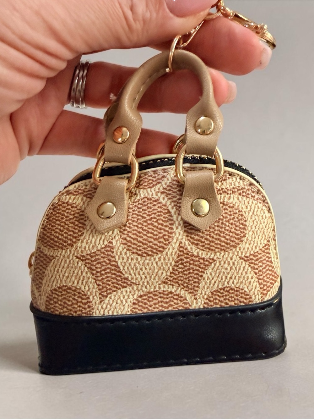 Mini Purse Bag Charm Keychain | Chic Fashion Accessory - NEW